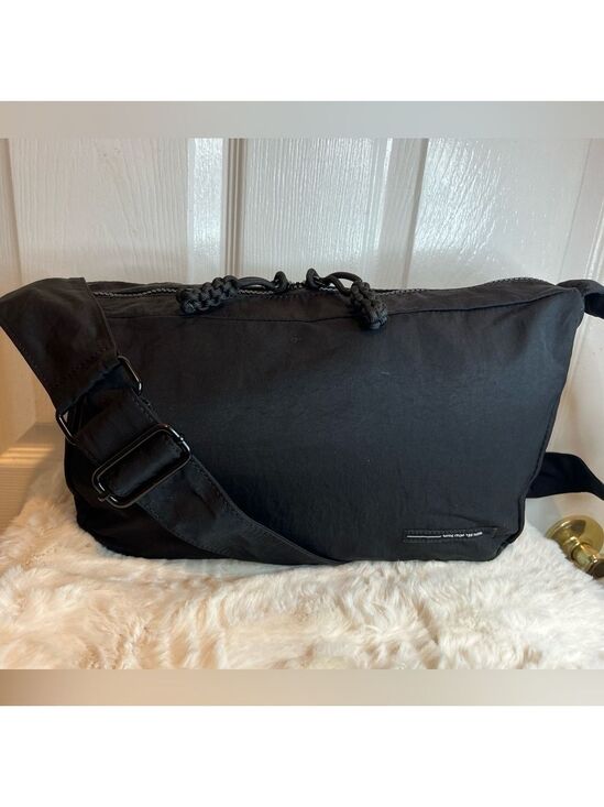 TBG Handbags - TBG HANDBAG. CROSSBODY OR SHOULDER BAG.
